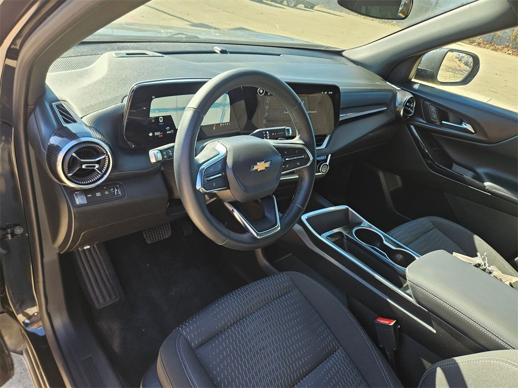 Thumbnail: 2025 Chevrolet Equinox - 13