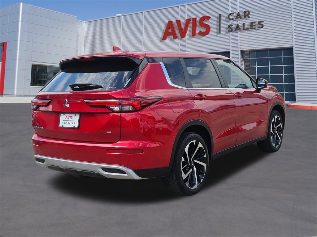 Thumbnail: 2024 Mitsubishi Outlander - 6