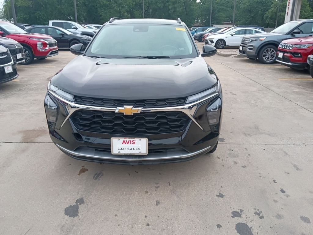 Thumbnail: 2025 Chevrolet Trax - 5