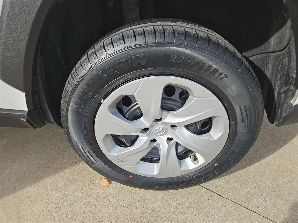 Thumbnail: 2024 Toyota RAV4 - 28