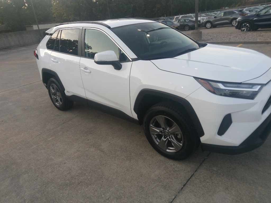 Thumbnail: 2024 Toyota RAV4 - 9