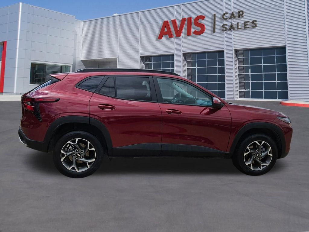 Thumbnail: 2025 Chevrolet Trax - 7