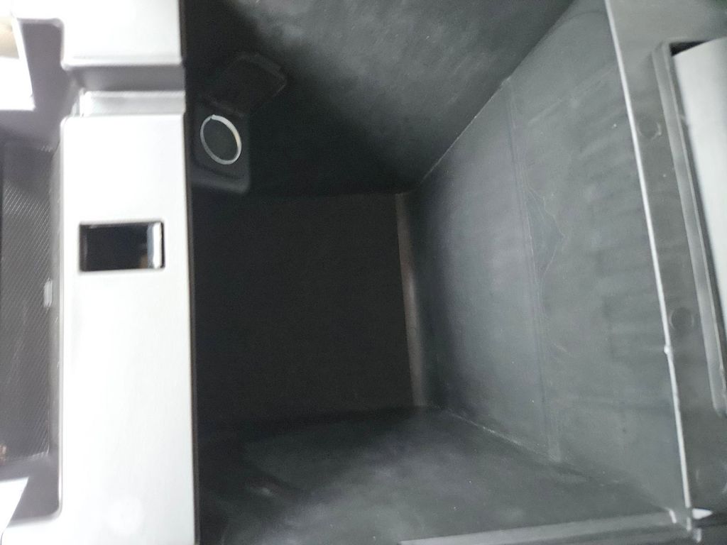 Thumbnail: 2024 Ford Explorer - 29