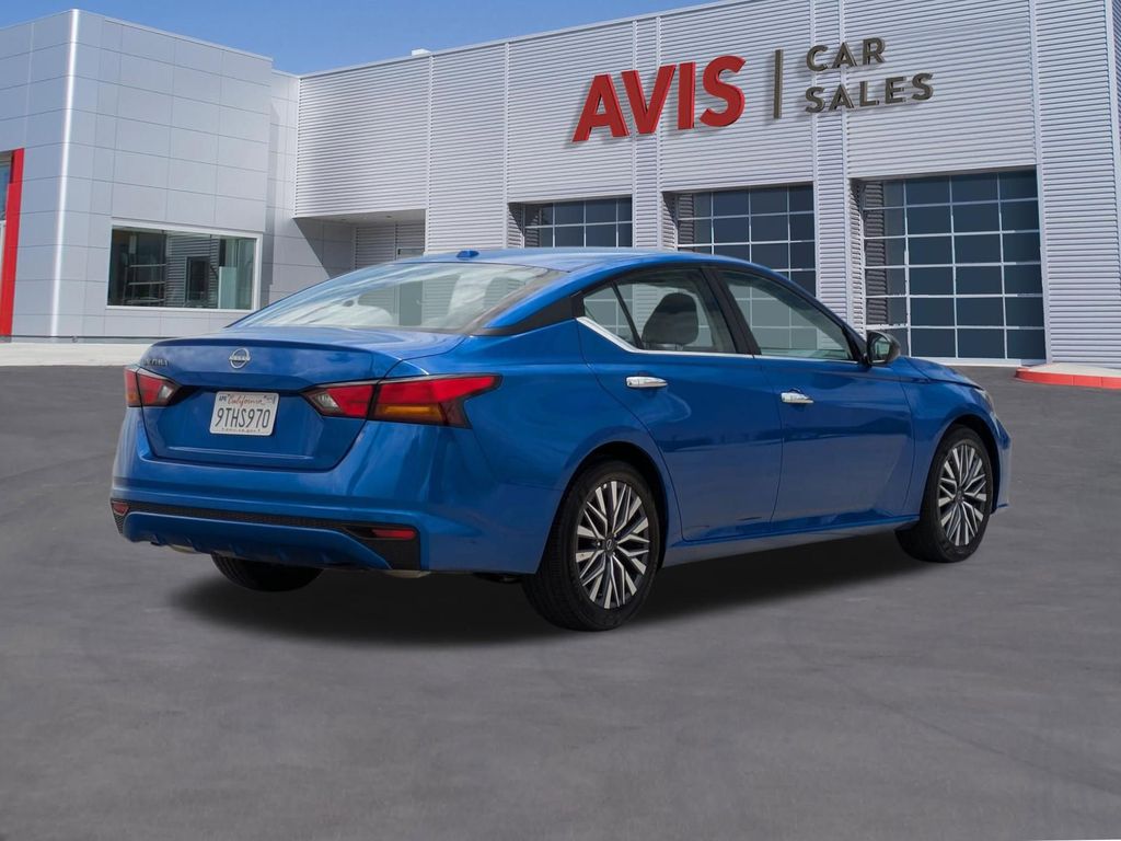 Thumbnail: 2025 Nissan Altima - 6