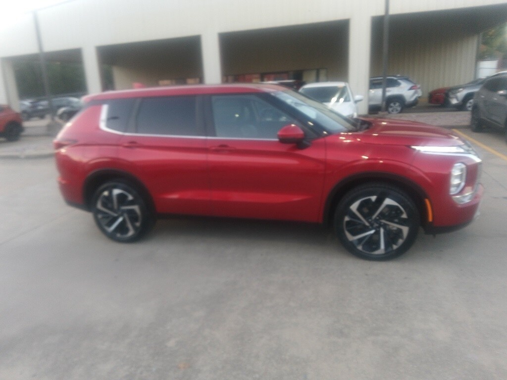 Thumbnail: 2024 Mitsubishi Outlander - 7