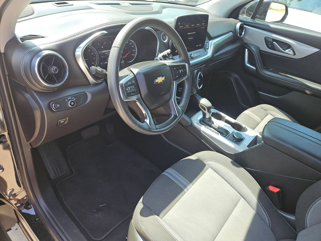 Thumbnail: 2025 Chevrolet Blazer - 15