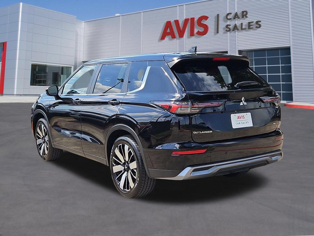 Thumbnail: 2025 Mitsubishi Outlander - 9