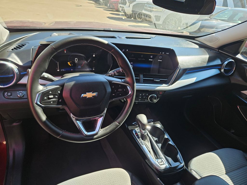 Thumbnail: 2025 Chevrolet Trax - 14