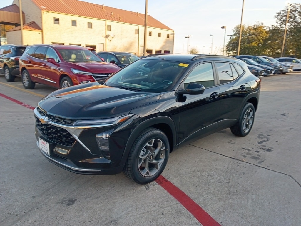 Thumbnail: 2025 Chevrolet Trax - 1