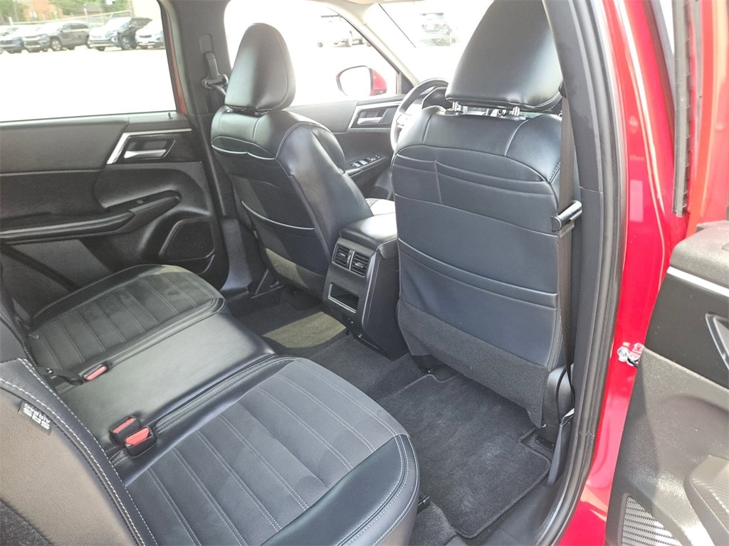 Thumbnail: 2024 Mitsubishi Outlander - 30