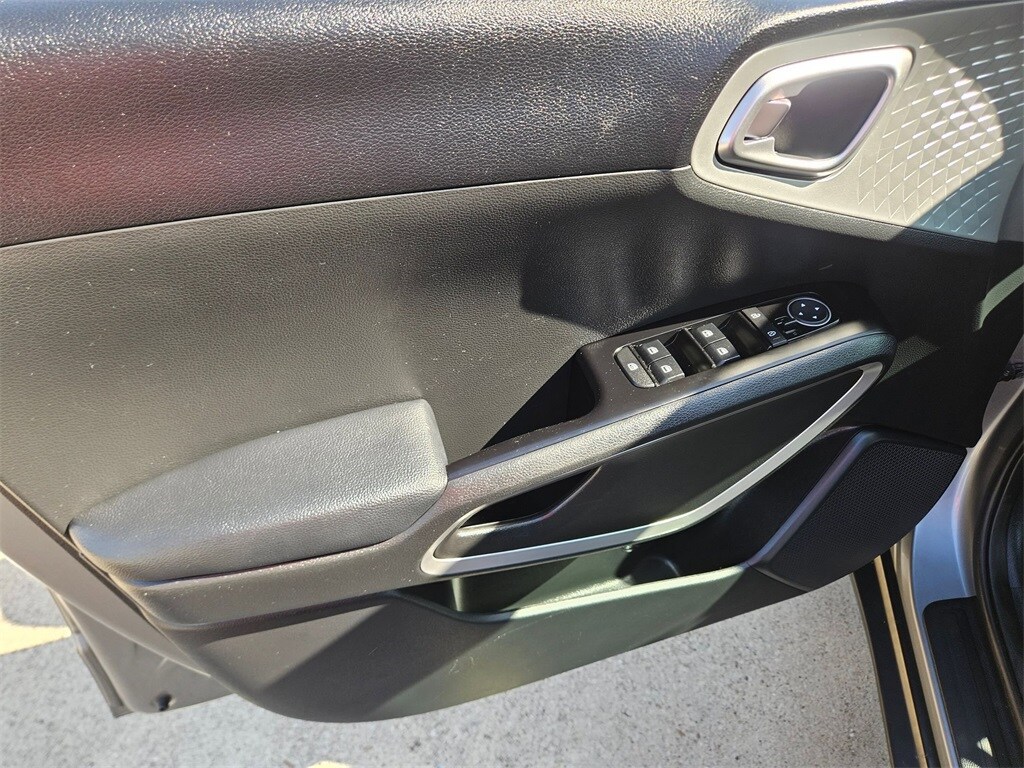 Thumbnail: 2024 Kia Soul - 10