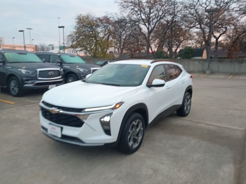 Thumbnail: 2025 Chevrolet Trax - 1