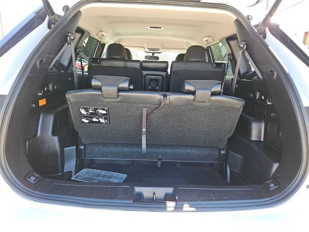 Thumbnail: 2023 Mitsubishi Outlander - 27