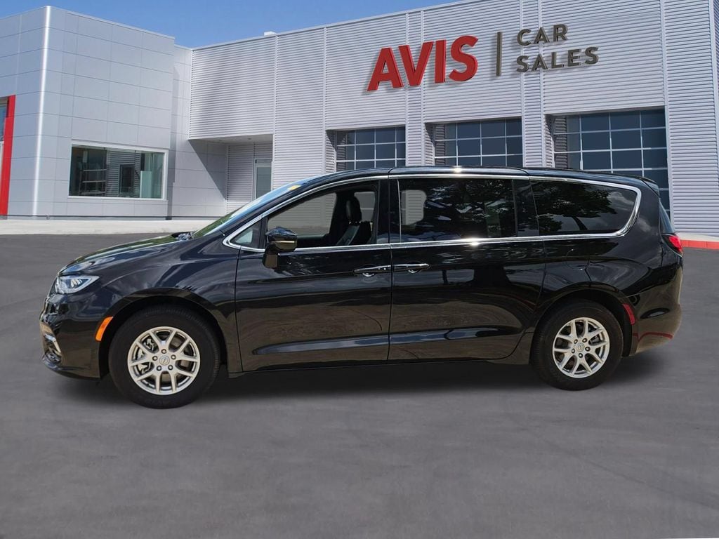 Thumbnail: 2025 Chrysler Pacifica - 2