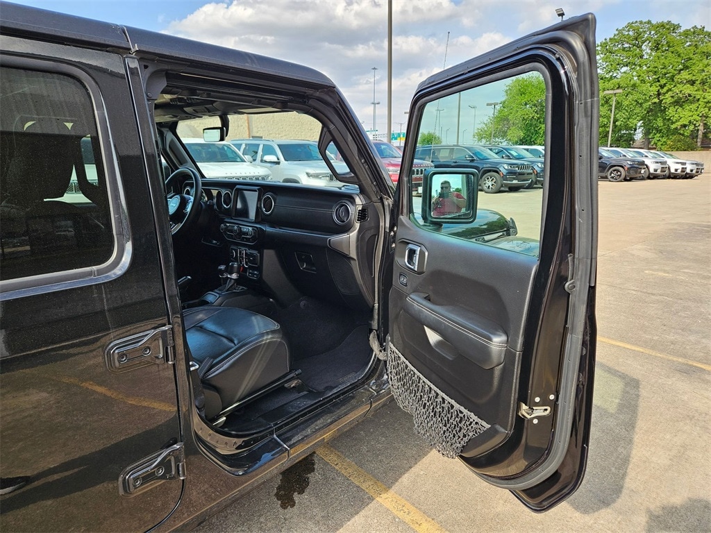 2023 Jeep Wrangler Sahara 29
