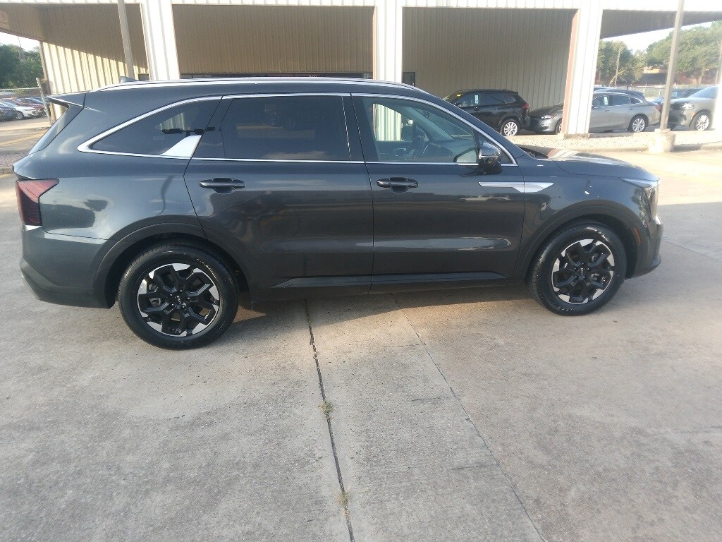 Thumbnail: 2024 Kia Sorento - 7