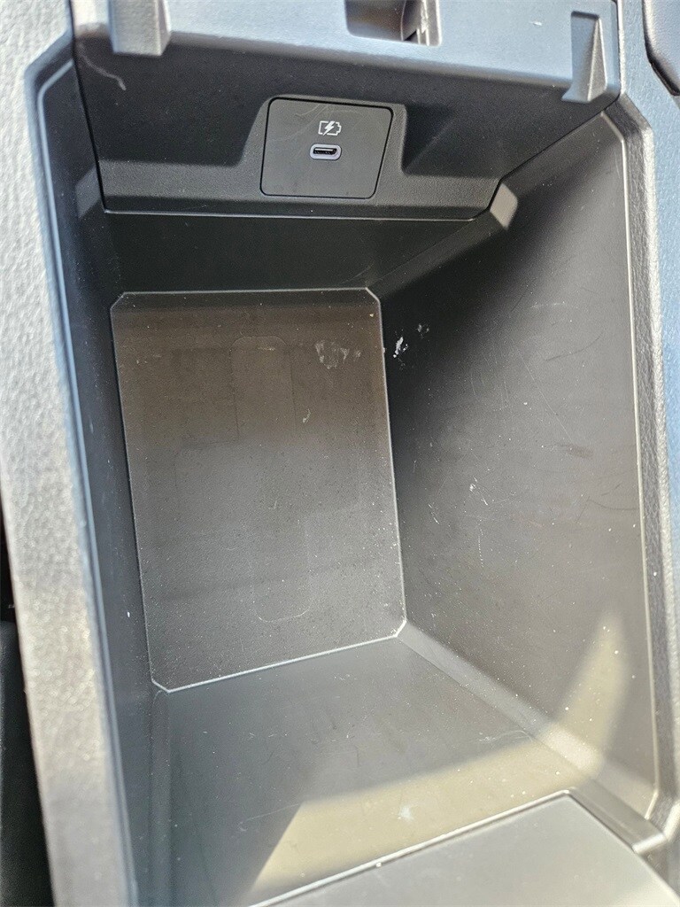 Thumbnail: 2025 Mitsubishi Outlander - 27