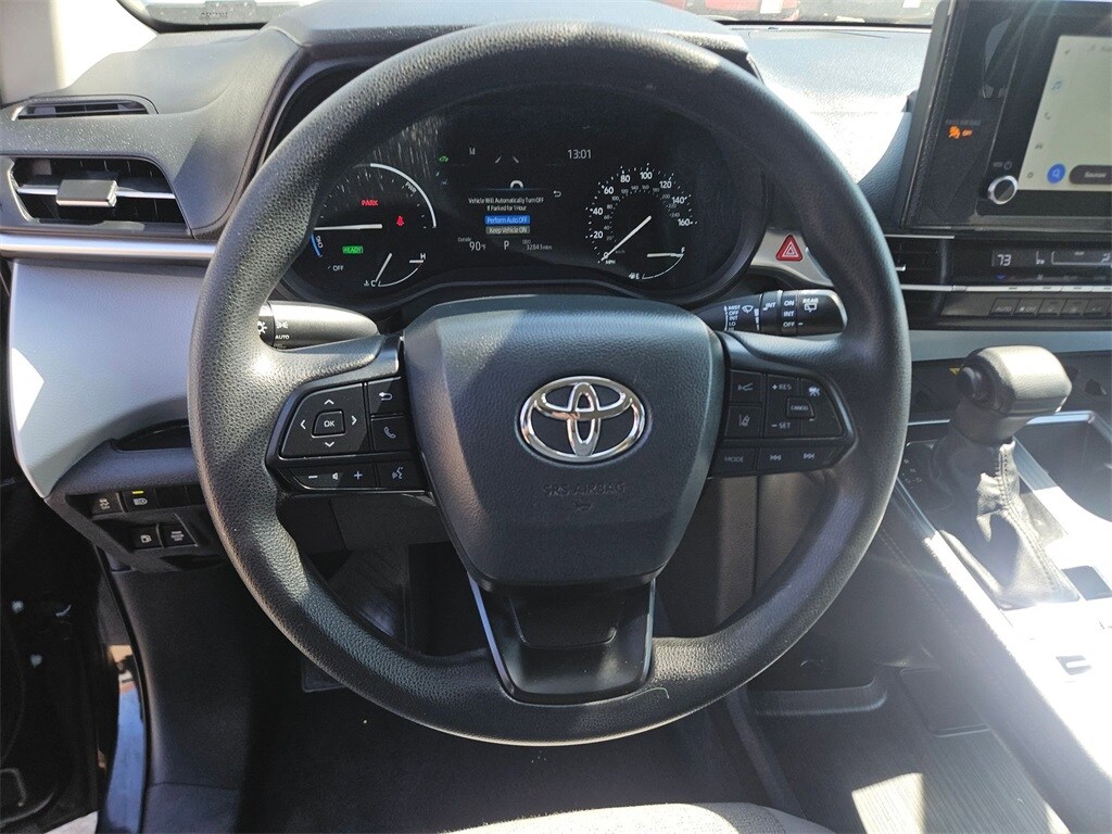 Thumbnail: 2025 Toyota Sienna - 18