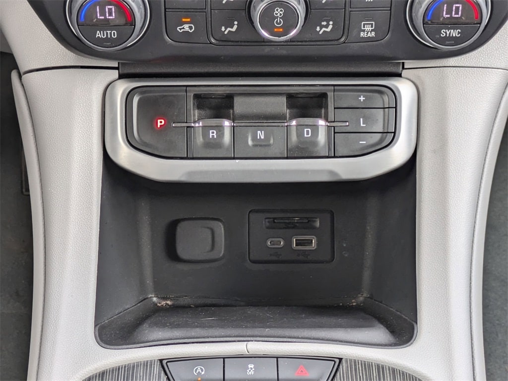 2023 GMC Acadia SLT 17
