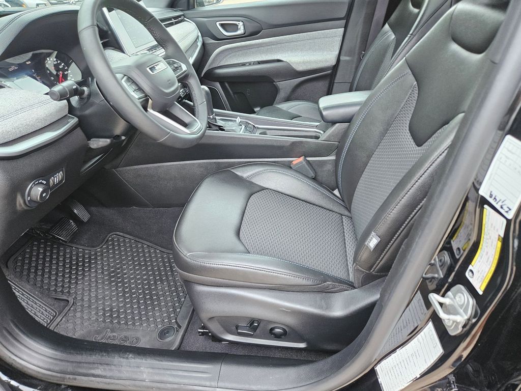 Thumbnail: 2025 Jeep Compass - 11