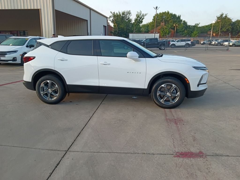 Thumbnail: 2025 Chevrolet Blazer - 6