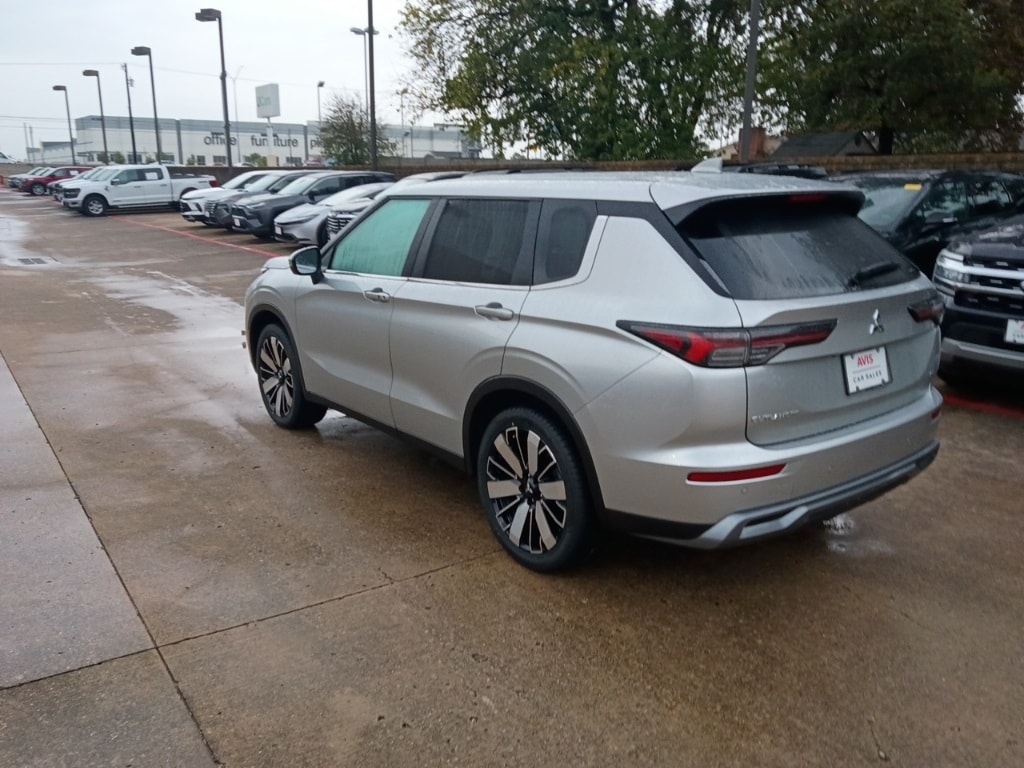 Thumbnail: 2025 Mitsubishi Outlander - 7