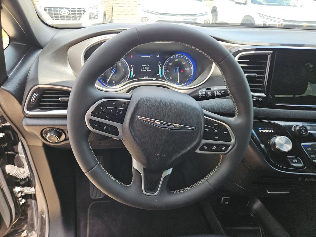 Thumbnail: 2025 Chrysler Pacifica - 18