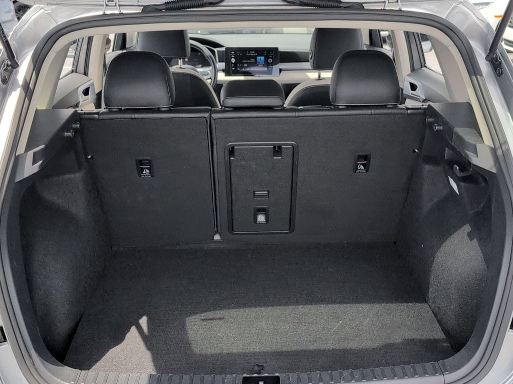 2025 Volkswagen Taos SE - Photo 28