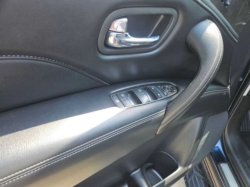 Thumbnail: 2024 INFINITI QX80 - 15