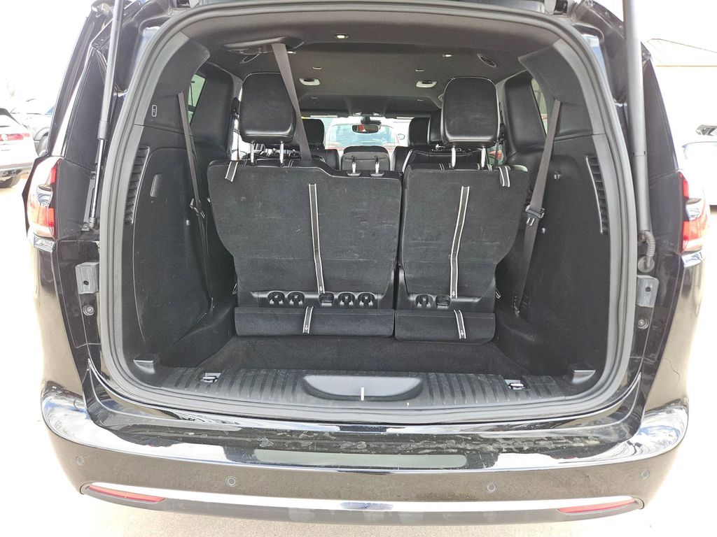 Thumbnail: 2025 Chrysler Pacifica - 23