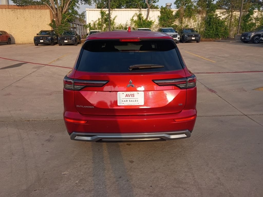 Thumbnail: 2025 Mitsubishi Outlander - 7