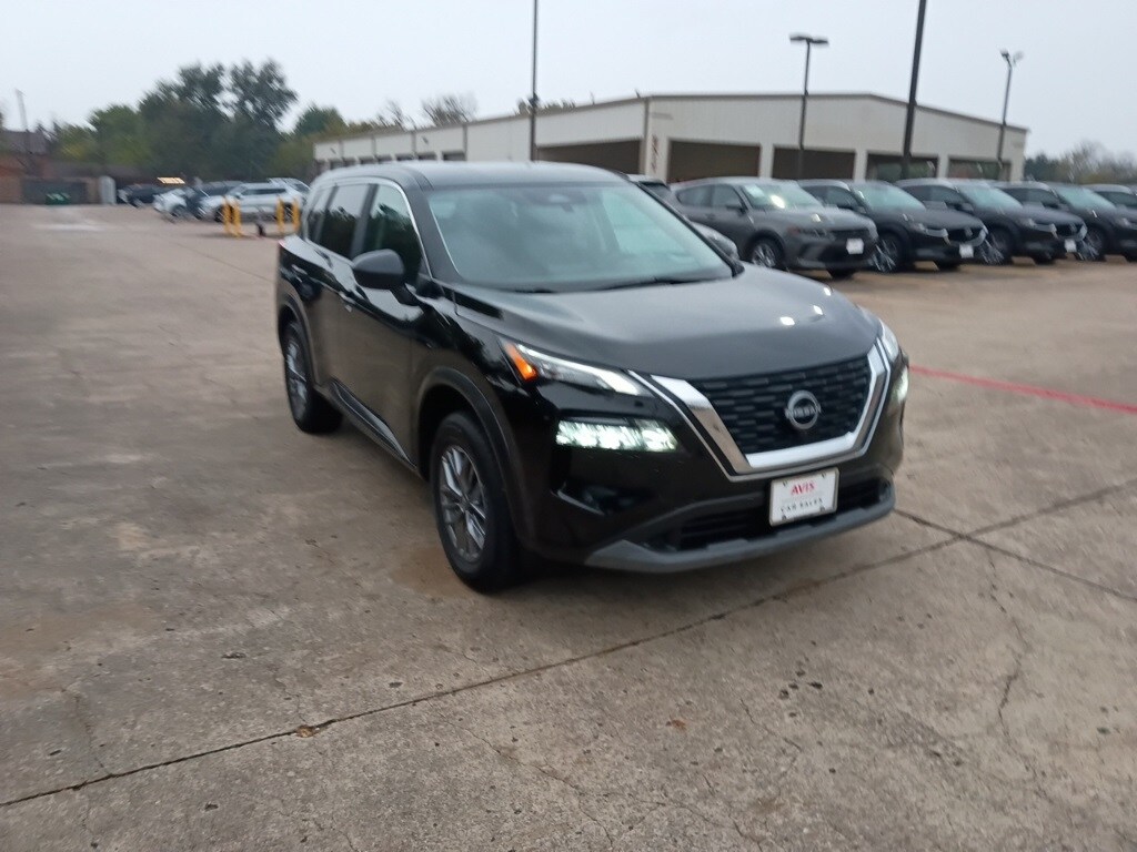 Thumbnail: 2023 Nissan Rogue - 3