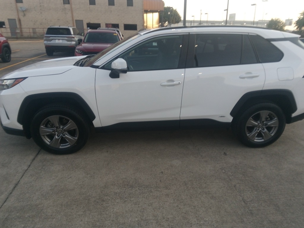Thumbnail: 2024 Toyota RAV4 - 4