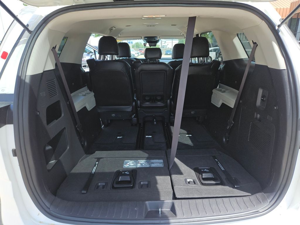 Thumbnail: 2024 Kia Carnival - 24