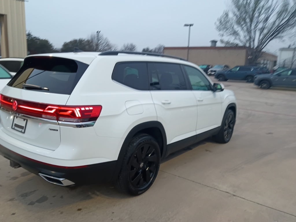 Thumbnail: 2025 Volkswagen Atlas - 10