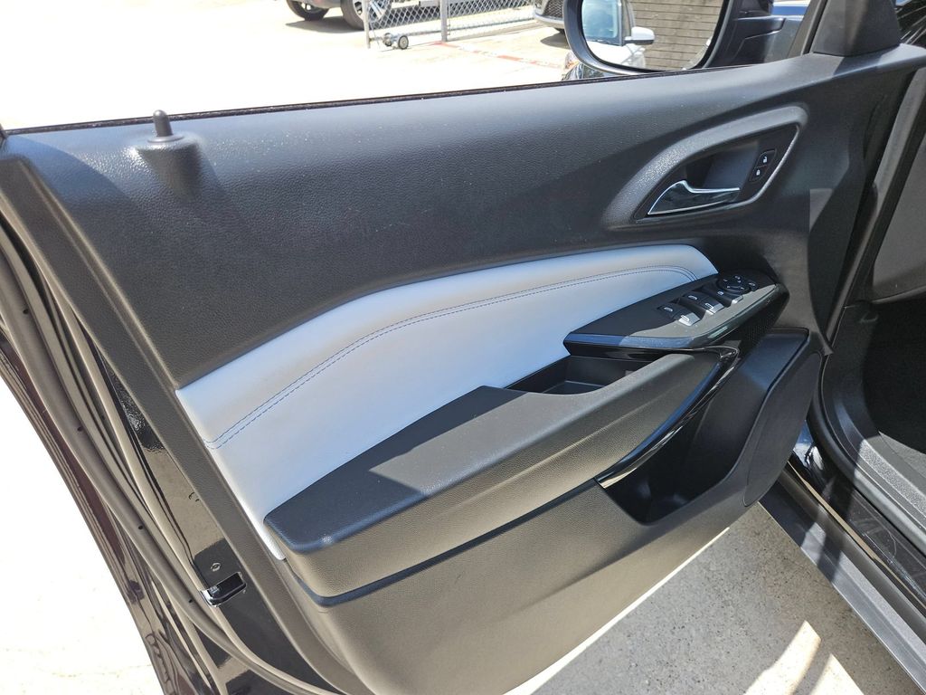 Thumbnail: 2025 Chevrolet Trax - 11