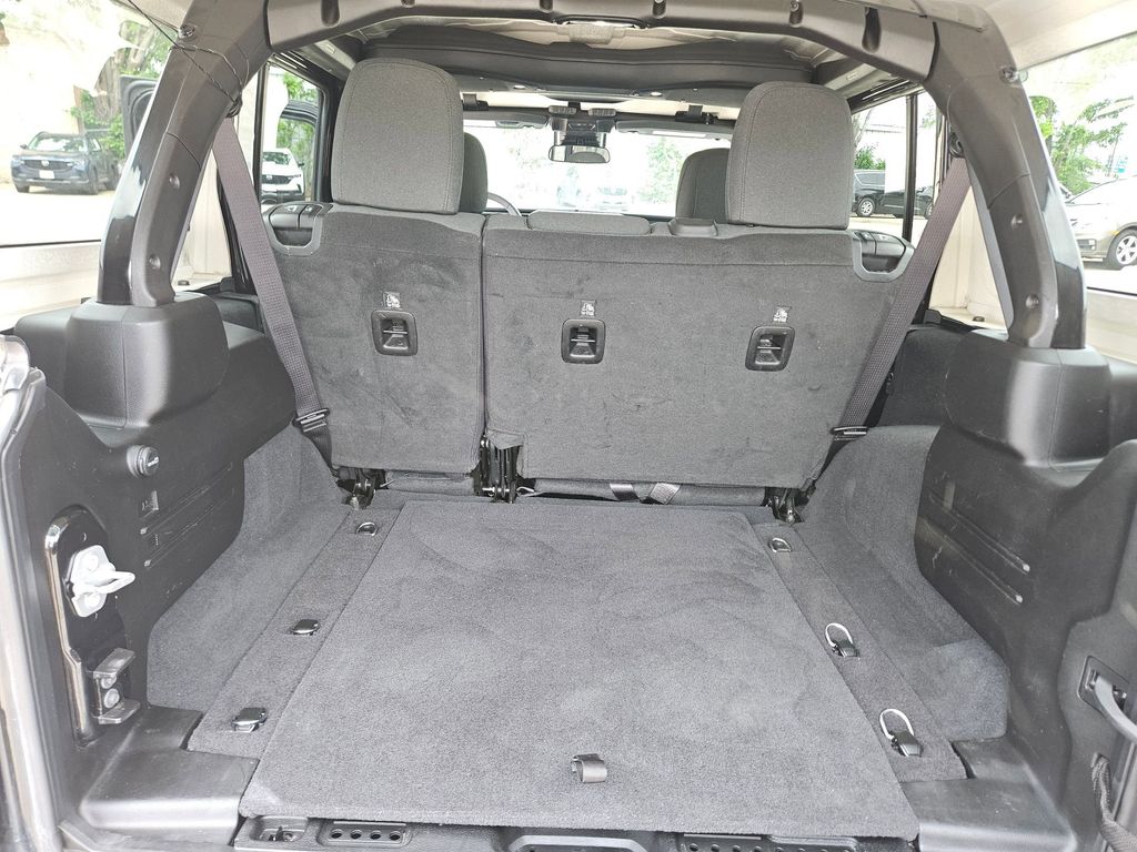 Thumbnail: 2025 Jeep Wrangler - 23