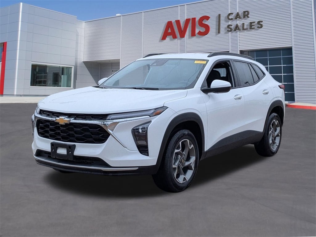 Thumbnail: 2025 Chevrolet Trax - 1