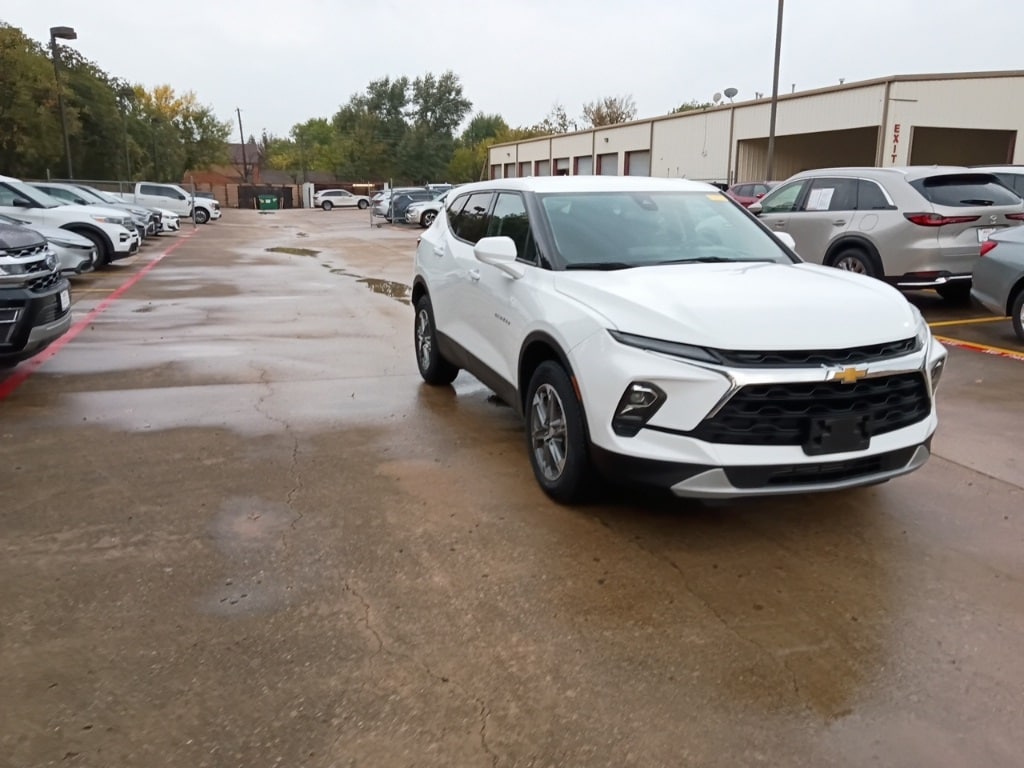 Thumbnail: 2023 Chevrolet Blazer - 3