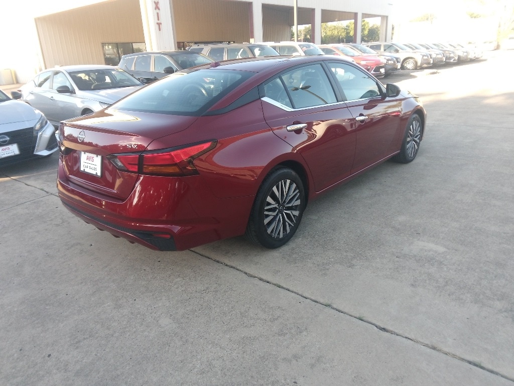 Thumbnail: 2024 Nissan Altima - 5