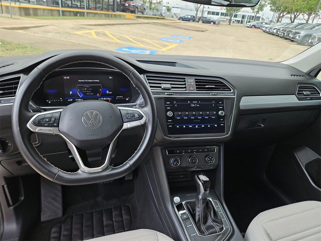 Thumbnail: 2024 Volkswagen Tiguan - 15