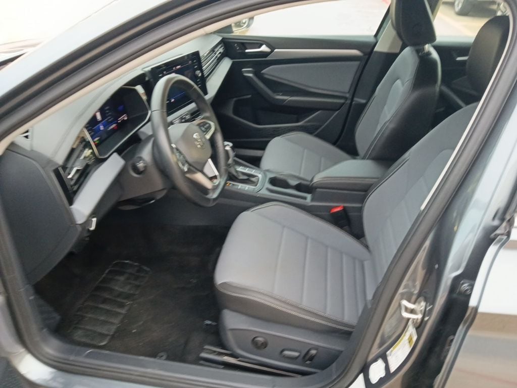 Thumbnail: 2025 Volkswagen Jetta - 4