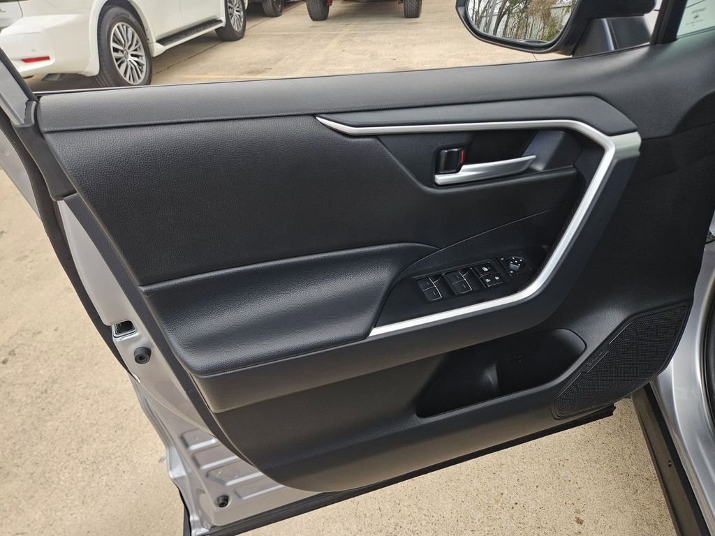 Thumbnail: 2025 Toyota RAV4 - 14