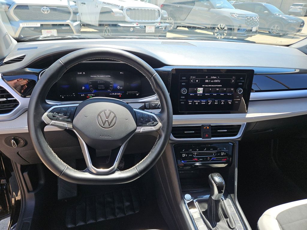Thumbnail: 2025 Volkswagen Taos - 17