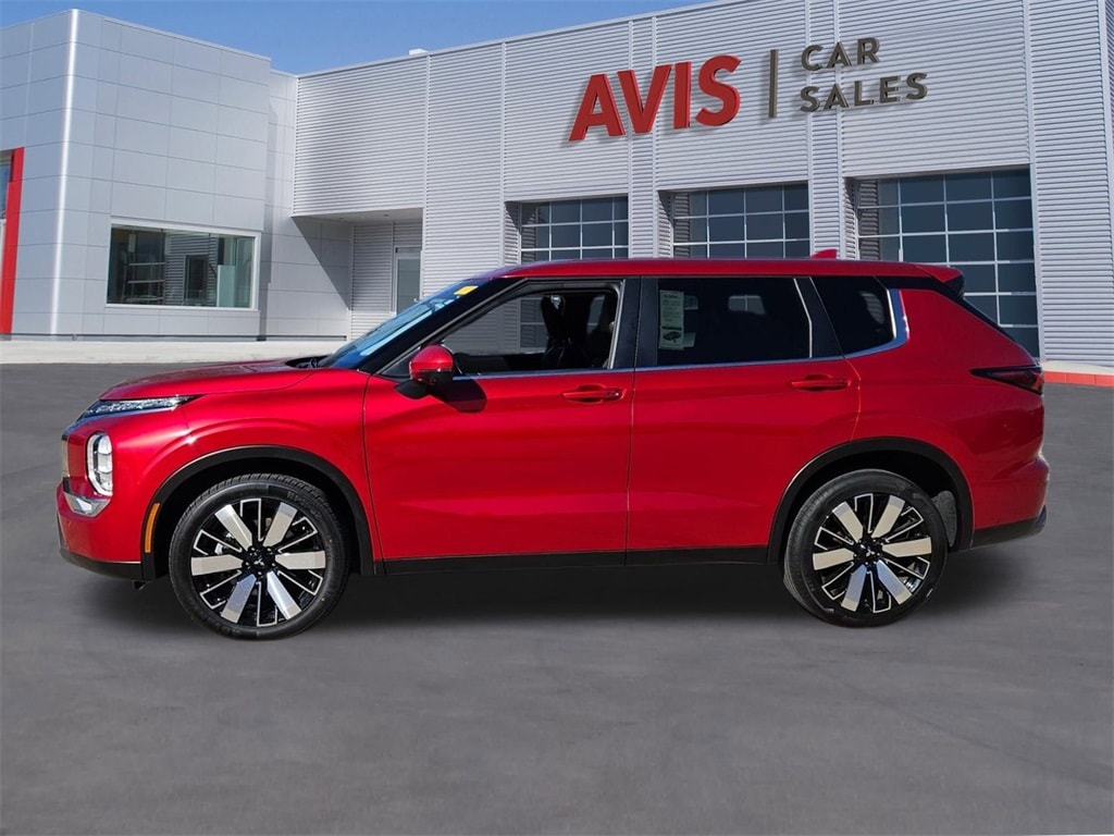 Thumbnail: 2025 Mitsubishi Outlander - 2