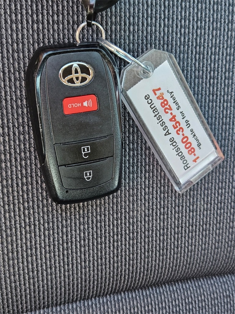 Thumbnail: 2025 Toyota Prius - 28