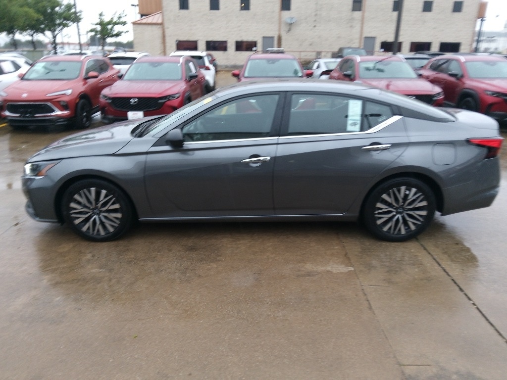 Thumbnail: 2024 Nissan Altima - 8