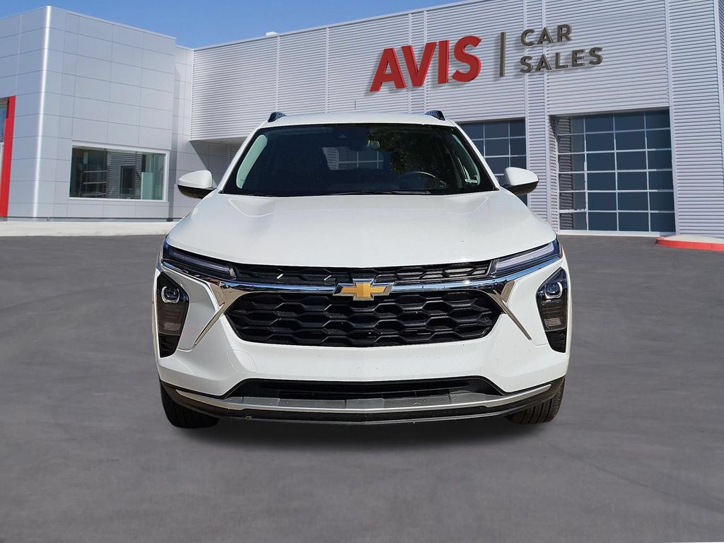 Thumbnail: 2025 Chevrolet Trax - 2