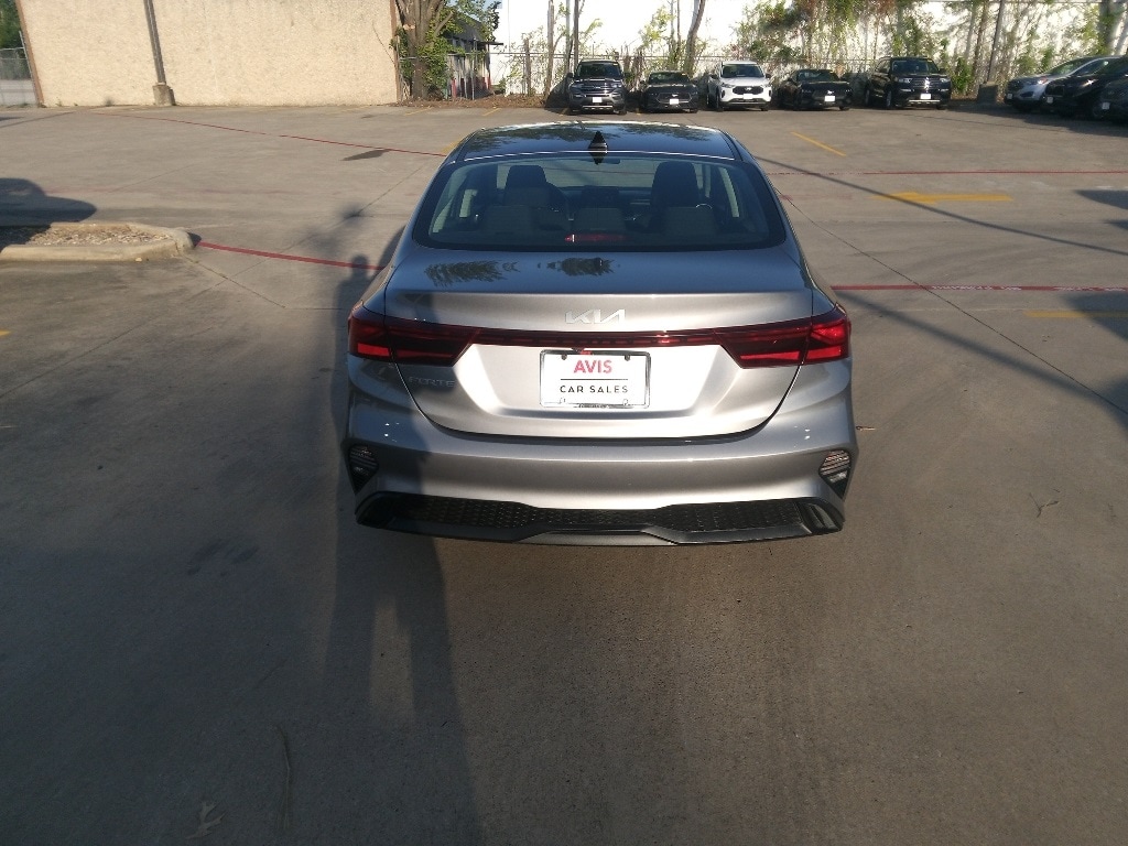 Thumbnail: 2024 Kia Forte - 5