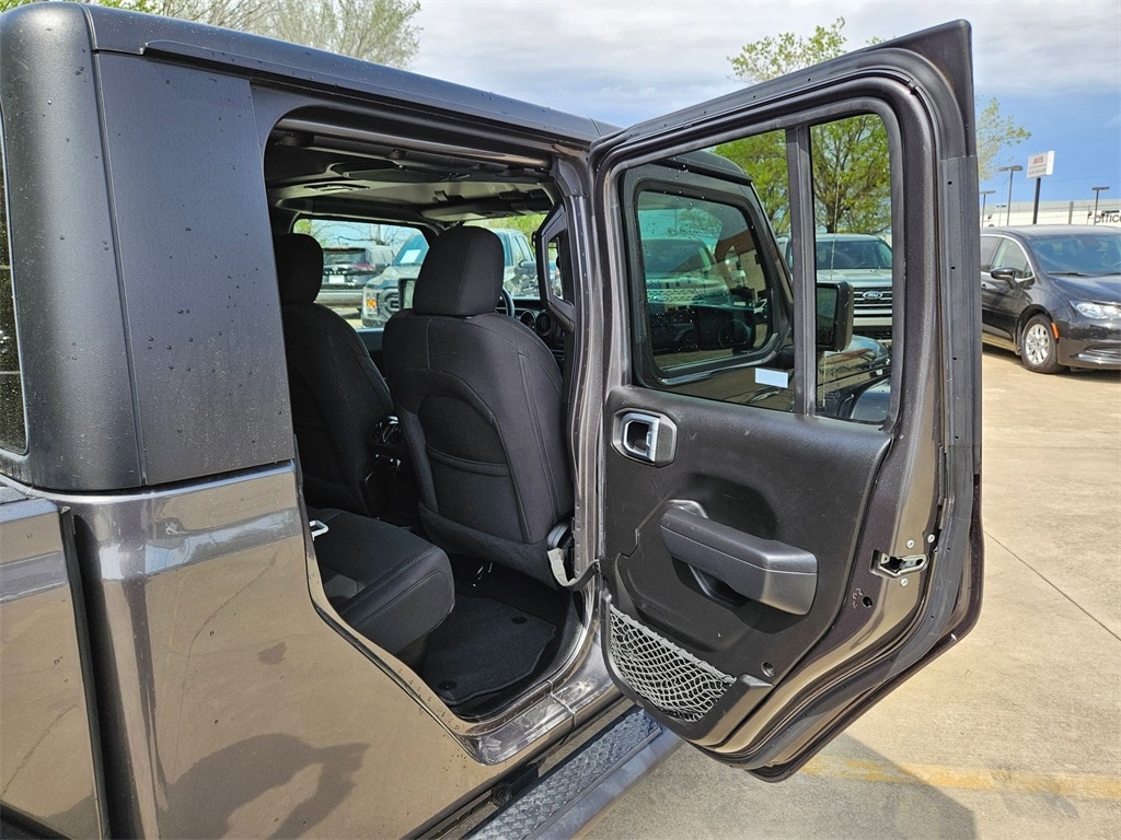 Thumbnail: 2023 Jeep Gladiator - 26
